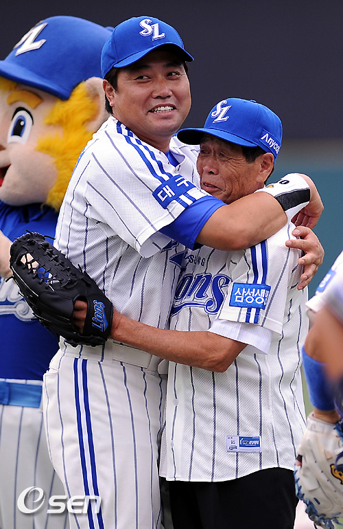 
	[����]������,'�ƹ��� ����մϴ�'
