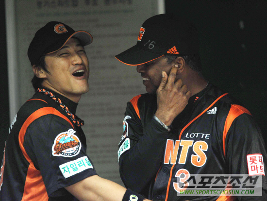 
	[����] ȫ���� '������ ����մϴ�'
