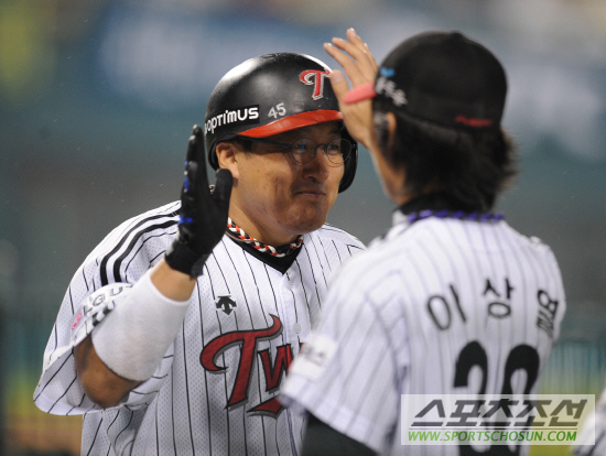 
	[����] ���ϴ�� �ָ� ���ʹ޴� LG ���μ�
