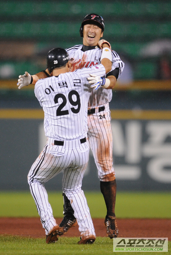 
	[����] ������ Ȩ�� ģ LG �̺��� '�ϰ� �츱 ��Ⱦ�'
