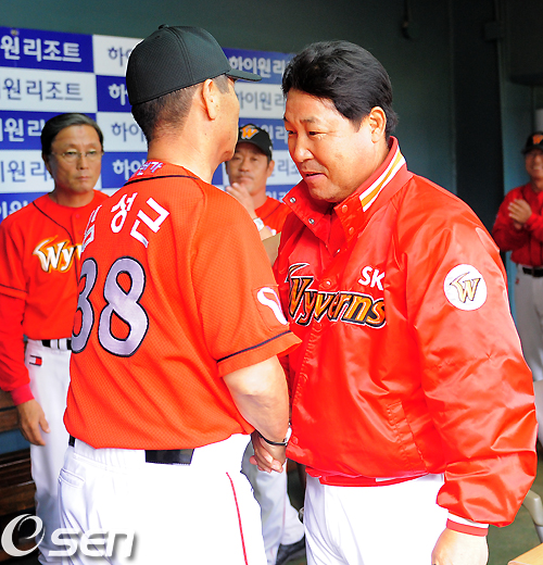 
	[����]'��� SK' �̸���, '�輺�� ������, �����ϼ̽��ϴ�'
