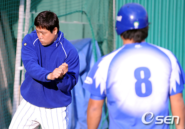 
	[����]������, '���ξ� Ÿ���ڼ� �װ� �ƴϾ�'
