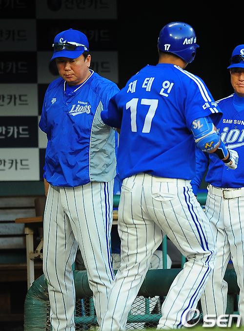 
	[����]������,'���ξ�! ������ �Ѱ��!'
