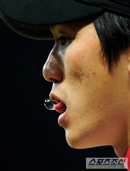 
	[����] �ٽ¿� �豤���� 'ħǳ��' ����
