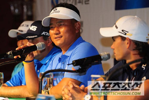 
	[����] ��ũ �ְ���,'�����ǻ���� ��õ�ϰڴ�"
