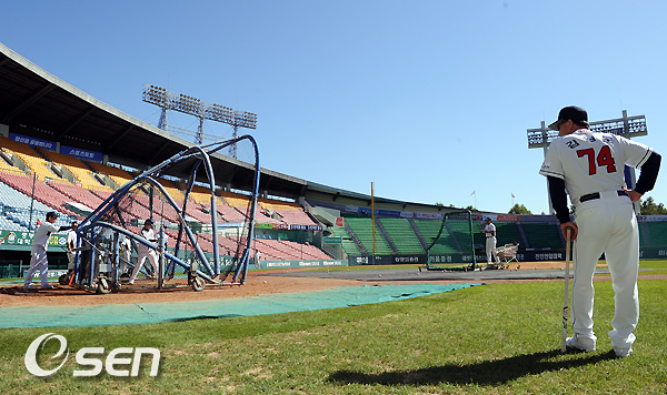 
	[����]�Ʒ� ���Ѻ��� ��湮,'���� �ݵ�� �¸��Ѵ�!'
