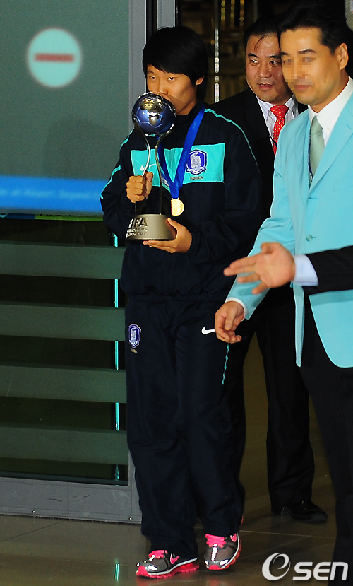 
	[����]��Ƹ�,'���Ʈ���ǿ� Ű���� �ϸ�'
