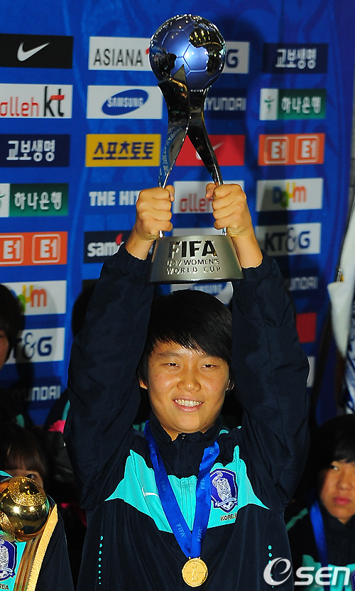 
	[����]��Ƹ�,'�ڶ������� ��� Ʈ����!'
