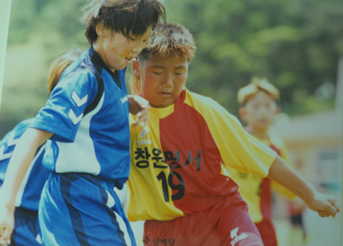 
	�����ʵ��б� ���̽��� Ȱ���ϴ� ������ �ٺ��� ǥ���� ��¦ ������ �Ӹ��� ���� �λ��� ǳ���.
