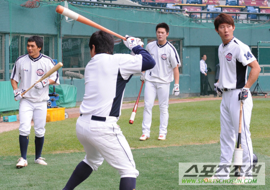 
	[����] ���������� �Ʒ� ���ϴ� �λ� �������� ������
