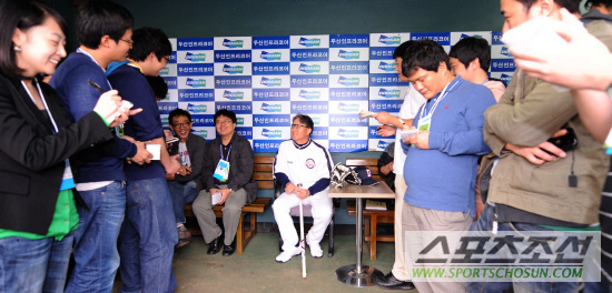 
	[����] �λ� ��湮���� '�پ�� �˰����� �¸��� �λ�'
