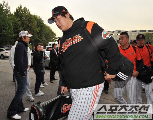 
	[����] �Ե� �̴�ȣ, '�� ������ �Ծ��'
