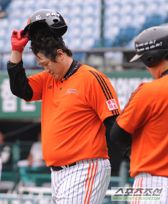 
	[����] �Ե� �̴�ȣ, '���� ���? ���̷��� ����?'
