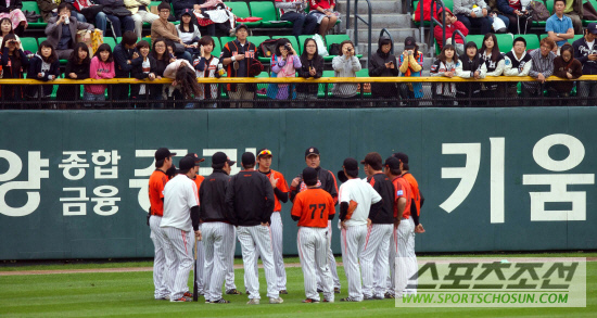 
	[����] �Ե� �ҵ� '�̹��� �ܵ� �ض�'
