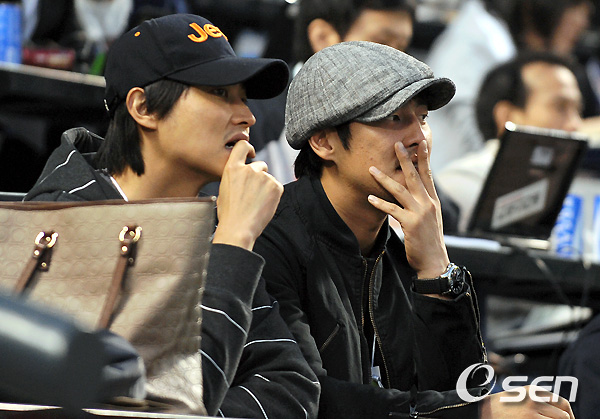 
	[����]�輺��, '��湮 ������ �����Ϸ� �Ծ��'
