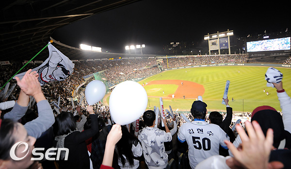 
	[����]�λ�,'�츮�� �ݵ�� �̱��'
