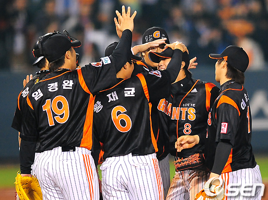 
	[����]�Ե�, '���ؿ� ��� �ַ��� �ְ�!'
