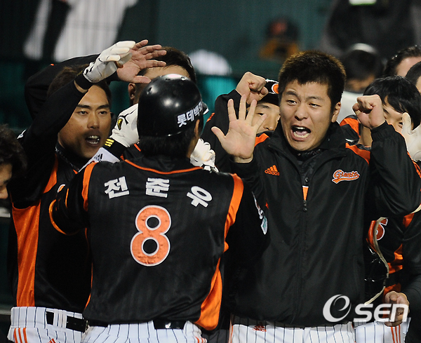 
	[����]����ȣ,'�ؿ� ���� Ȩ�� ¥���Ѵ�'
