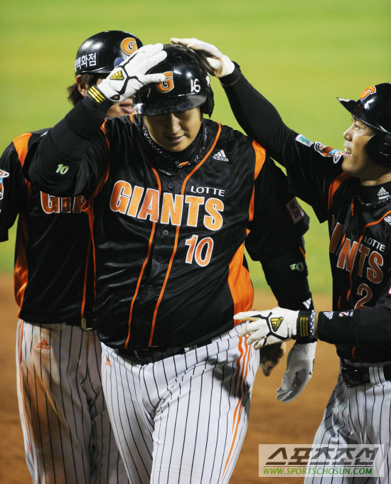 
	[����] ����ȯ '��ȣ�� �ϰ� �ְ���!'
