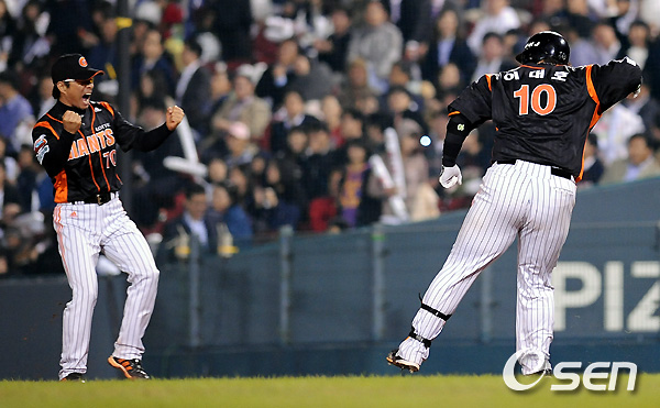 
	[����]ȯȣ�ϴ� ���ʼ�,'��ȣ�� �س��±���'
