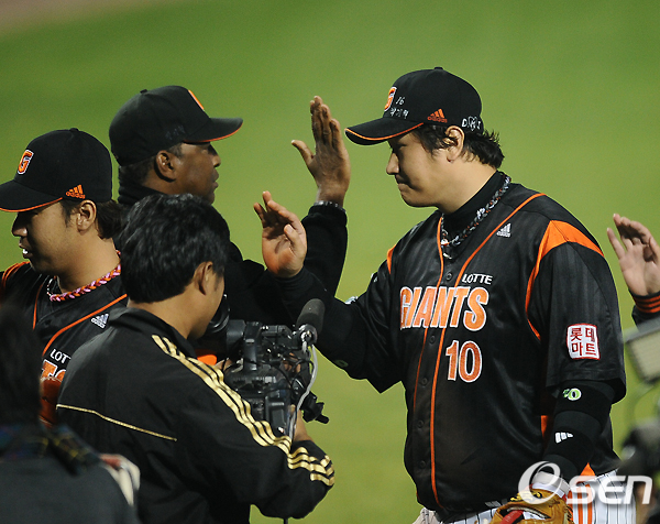 
	[����]���̽���,'��ȣ ���� �����̾�'
