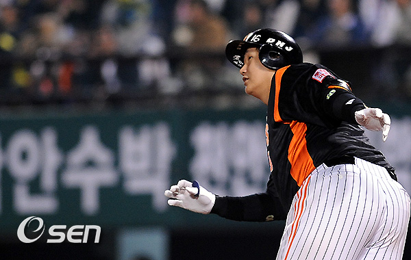 
	[����]�̴�ȣ,'������ ����� �Ѿ��'
