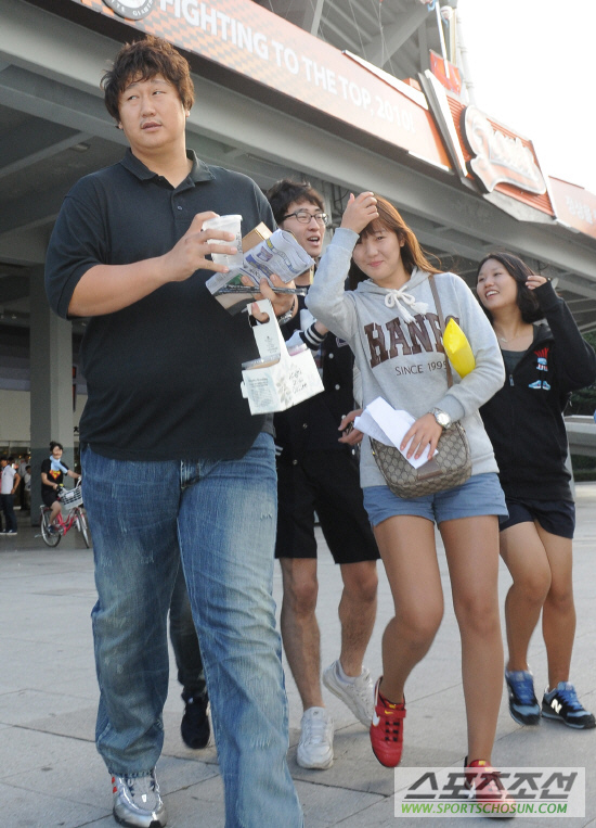 
	[����] �Ե� �̴�ȣ�� ��� �Ϸ��� �߱��� ��Ÿ����..
