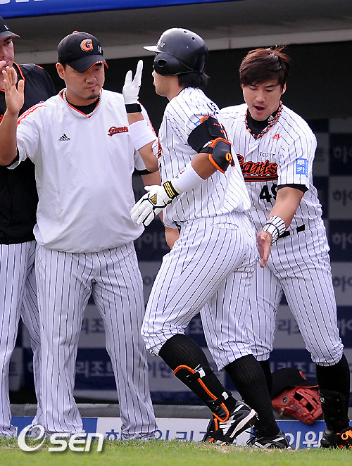 
	[����]�۽���-ȫ����, '���ϴ� �츮 �ؿ�!'
