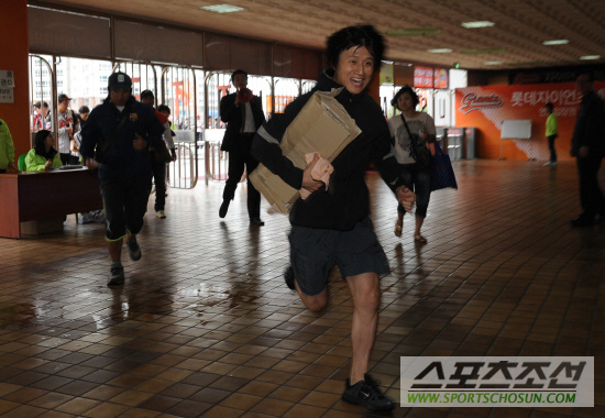 
	[����] �����߱���, ��⸸ŭ ���ߵ��� �ڸ� ��Ż���� ġ��..
