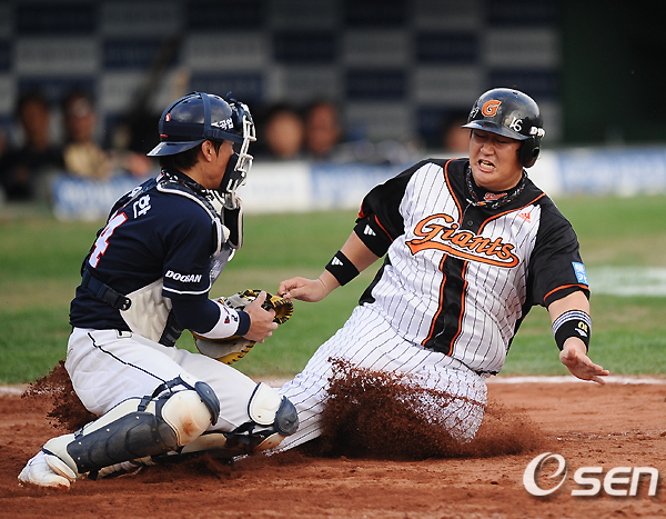 
	[����]�����,'��ٸ��� �־���'
