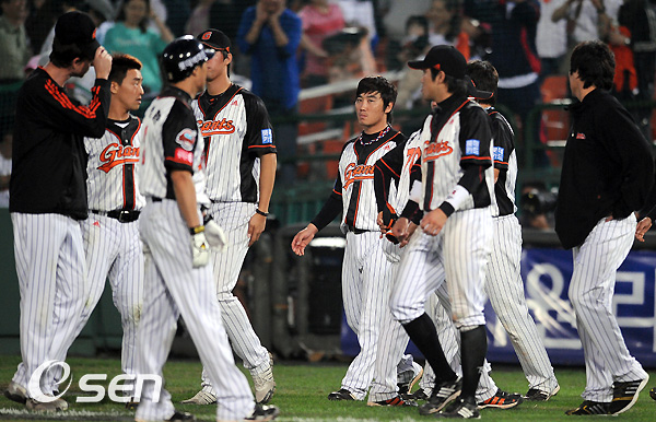 
	[����]�Ե�, 'Ȩ 2���а� �ϱ��� �ʾ�'
