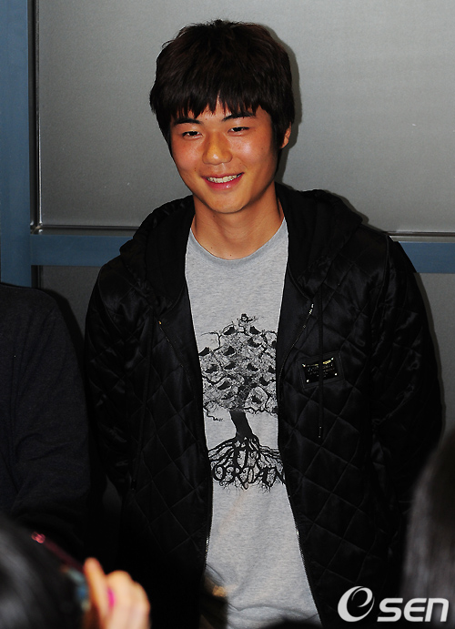 
	[����]�⼺��,'�ҵ� �տ��� ���ι̼�!'
