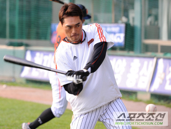 
	[����] �Ե� ����ȯ '������ �ѹ� �����ڽ��ϴ�!'
