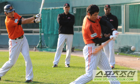 
	[����] ���̽��� ���� ' ������ ���� Ÿ�ݰ��� ������'
