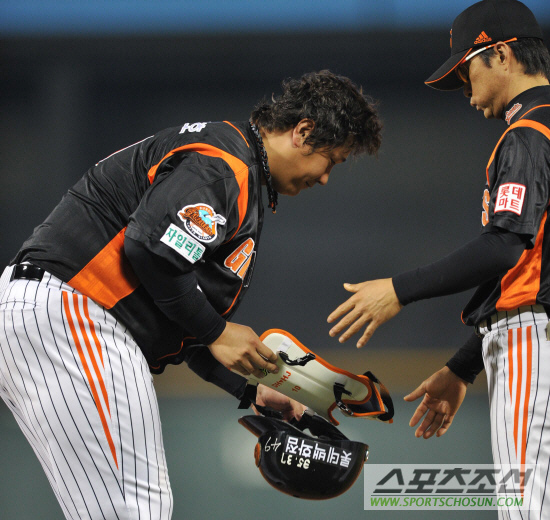 
	[����] �ƽ��� �̴�ȣ, '���� ��������ΰ�?'
