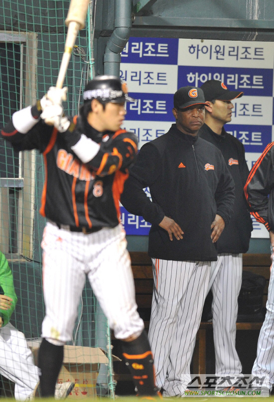 
	[����] ���̽��� ����, '��Ÿ�� ������ ��Ǯ����...'
