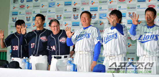 
	[����] �÷��̿��� '4�������� �����ϴ�...'
