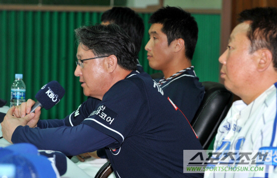 
	[����] ��湮 ����, '������ �ּ��� ���ϰڴ�.'
