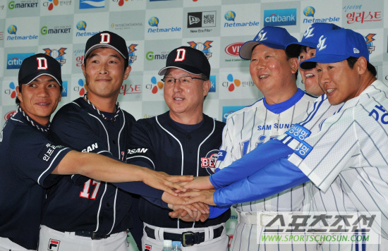 
	[����] �Ｚ-�λ� 2010 �÷��̿��� '�����մϴ�'
