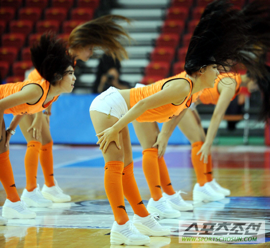 
	[����] '�� �Ӹ� �ֳ�����' ���ڷ��� ġ���
