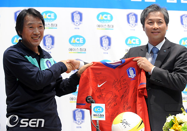 
	[����]������,'������ǥ�� ħ�� �Ŀ� �޾Ҿ��'
