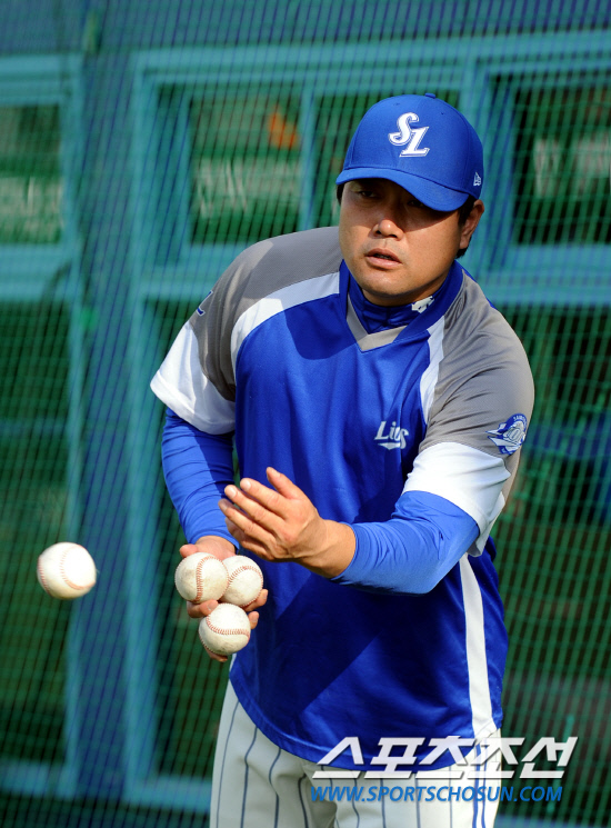 
	2010,10,07

PO1���� �Ｚ-�λ�

�Ｚ�� ���� �������� ���� �Ŀ��� ���� ���� ��Ȱ���� �ϰ� �ִ�.

�������� PO1������ �������� 7�� ������� ����忡 ���� ä���� �� �Ĺ���� ���� ���ú��� �����ִ� ���ϸ� �������� Ÿ���ڼ��� ���ָ� ���� �¸��� ���� ����ߴ�.

�뱸=����������basser@sportschosun.com


