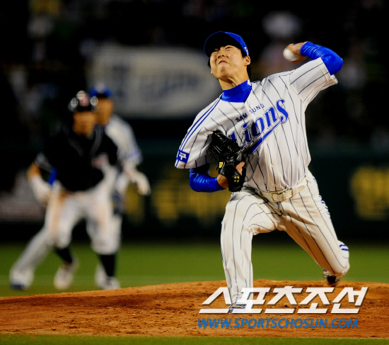 
	2010,10,07

PO1���� �Ｚ-�λ�

7�� ������ �Ｚ�� �λ��� PO1�������� �Ｚ�� �������� �������� �λ�Ÿ�ڵ��� ���� �����ϰ� �ִ�.

�뱸=����������basser@sportschosun.com


