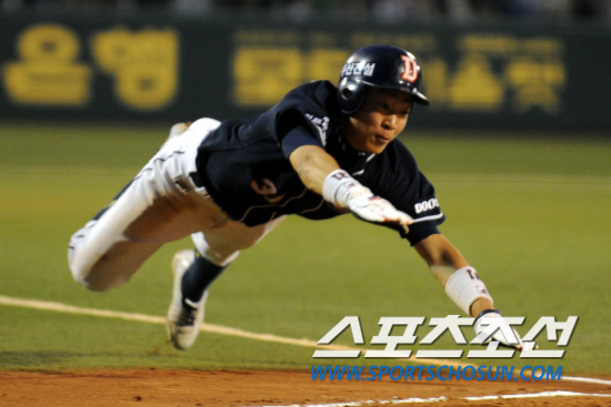 
	2010,10,07

PO1���� �Ｚ-�λ�

�뱸���忡�� ������ PO1�������� �λ� �������� �Ｚ ���ͼ� ������ ������ ������ �����ߴ�..1ȸ�� 1�� 2,3���� ������ȸ���� 3������ �������� ���ؼ��� ���ͼ� �� ����ö��� �� Ȩ���� �پ������� �������� �۰����� ���� Ȩ�۱��� �ƿʵǰ� ���Ҵ�.

�뱸=����������basser@sportschosun.com


