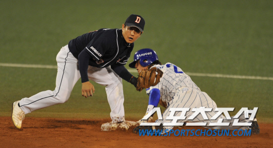 
	2010�� 10�� 7��

7�� �뱸���� ���� �λ�� �Ｚ�� �÷��̿��� 1�������� 3ȸ�� �Ｚ ������ 1�� �������� �����ƿ��� 2�絵�翡 �����ϰ� �ִ�.

�뱸= ���� ���� kyungmin@sportschosun.com


