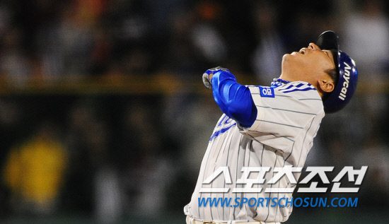 
	2010,10,07

PO1���� �Ｚ-�λ�

�뱸���忡�� ������ PO1�������� �Ｚ �������� ����Ÿ�� ���� ���ߴ�.

������� 3ȸ�� 2�� 1,2�翡�� 1Ÿ�� ����Ÿ�� ġ�� 3����� �پ����� 1������ ä������ Ȩ���� �ƿ����� �ƽ��� ǥ���� ���� �ִ�.

�뱸=����������basser@sportschosun.com


