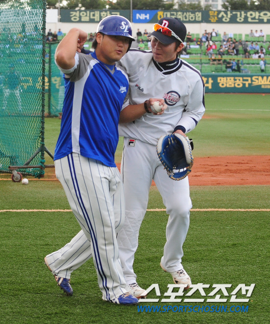 
	2010�� 10�� 8��

8�� �뱸���� ���� �λ�� �Ｚ�� �÷��̿��� 2������ �ռ� �λ� �����(������)�� �Ｚ �ڼ����� �������� �ִ�.

�뱸= ���� ���� kyungmin@sportschosun.com


