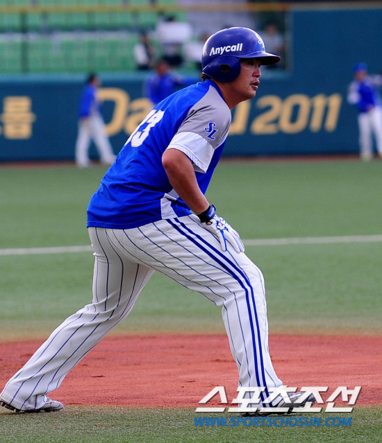 
	2010,10,08

PO1������ �¸��� �̲� ������, 2������ �յ� 8�� ���� ���� �ٸ����� �Ʒÿ� ������ ����.

���� ��Ÿ�ڶ� �ؼ� ���� �������� �Ʒð� �ٸ� �ٴ� ����.

������ �⺻�Ʒÿ� �� ������� ���Ѵ�.

�߼��� ��ŭ �����Ʒõ� ���� �� ������ �� ����.

Ÿ���Ʒ��� �⺻�̴�. ����ִ� ���� 

Ȩ��Ÿ�ڵ鵵 ��Ʈ�Ʒ��� �Ѵٴ� ���̴�. ������ ���� ���ܴ� �ƴϴ�.

�ַ��÷��� �Ʒ��� ���������� ��������� �⺻�� ����� �������� �Ʒ��� ������.

�뱸=������ ���� baser@sportschosun.com


