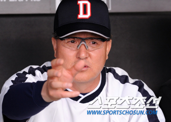 
	2010.10.8/

���ξ߱� PO 2���� �Ｚ���̿���-�λ꺣� ��Ⱑ 8�� �뱸���� ���ȴ�. �λ� ��湮 ������ ��� �� ���ƿ����� ���ڵ�� ���������� �ϰ� �ִ�. 

�뱸=������ ���� songs@sportschosun.com


