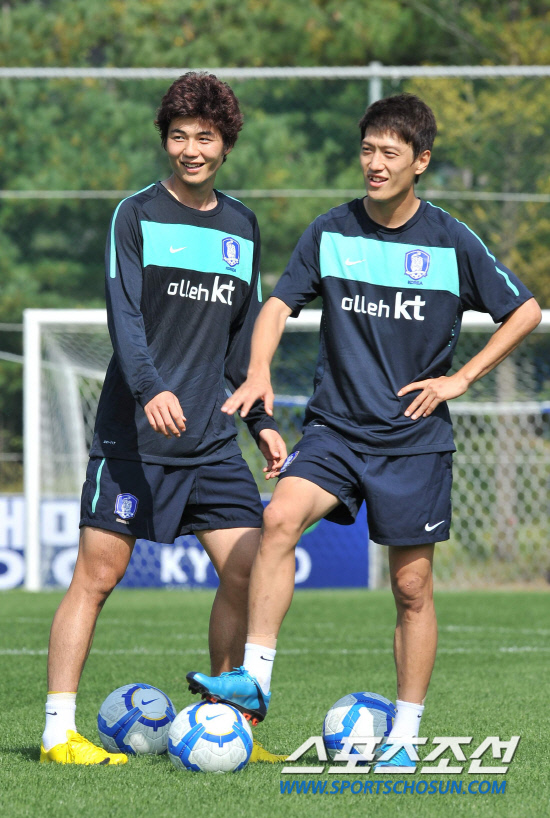 
	���������� 2010

�⼺��(����)�� ��û���� �ؿ��ĸ��� �����Ʒÿ��� ���ֿ��� ������ ���Ѻ��� ���� �ִ�. ���� 12�� �� �Ϻ����� �յΰ� �⼺���� ����� �ؿ��� 9���� ����NFC���� ���Ʒ��� �ߴ�.

����NFC=�����ʱ��� young@sportschosun.com


